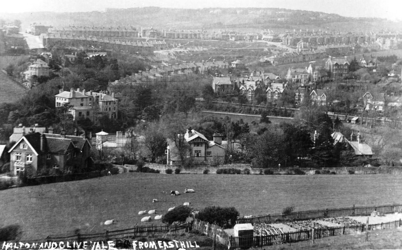 File:A-view-across-Clive-Vale-Halton-1924.jpg