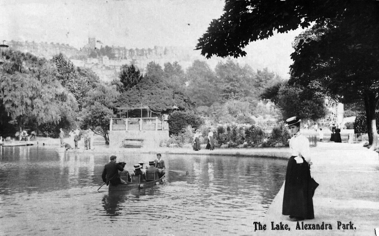 File:Alexandra-Park-boating-lake.-1907..jpg