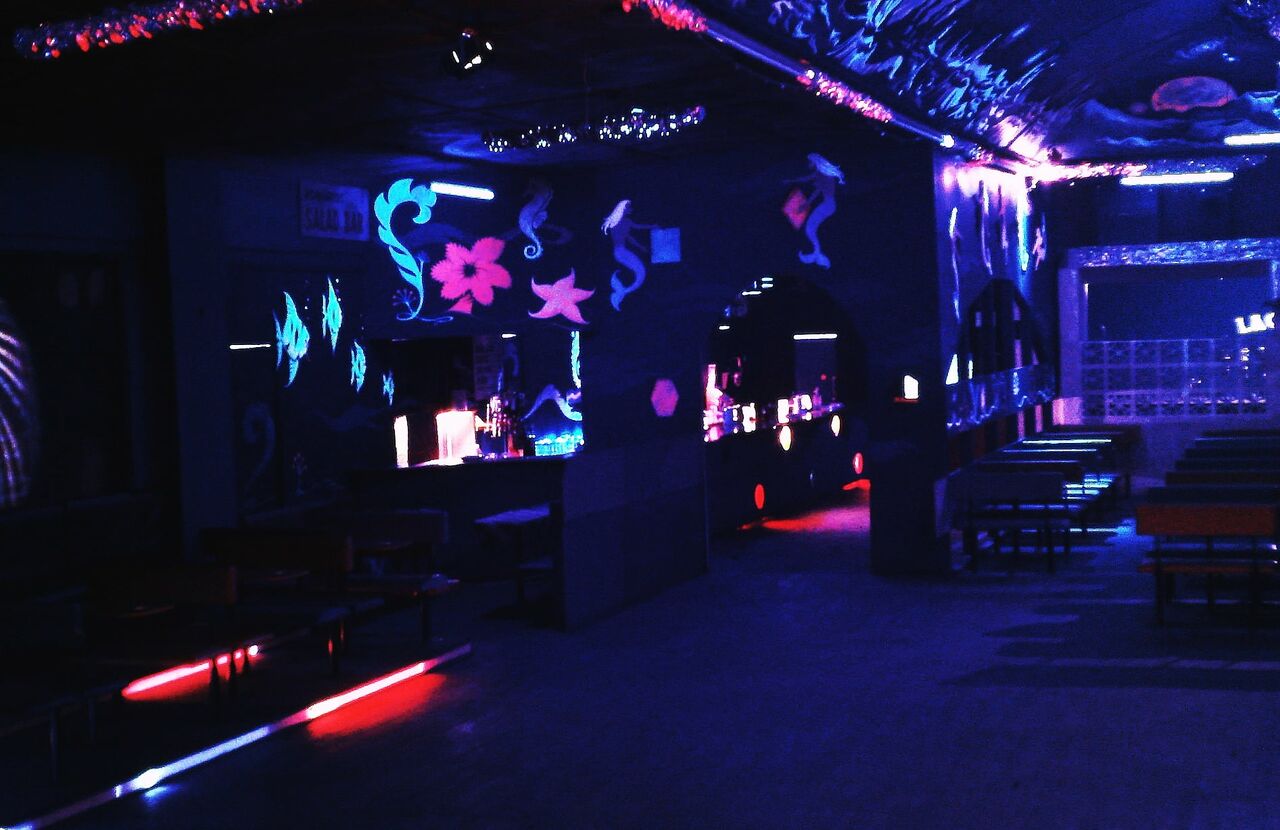 File:Aquarius Nightclub c1973.jpg