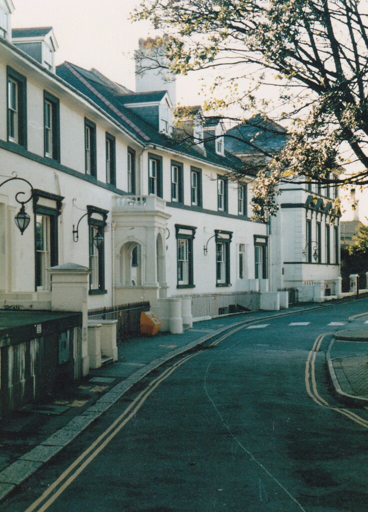 File:Archery Road, St.Leonards on sea. c1988.jpg
