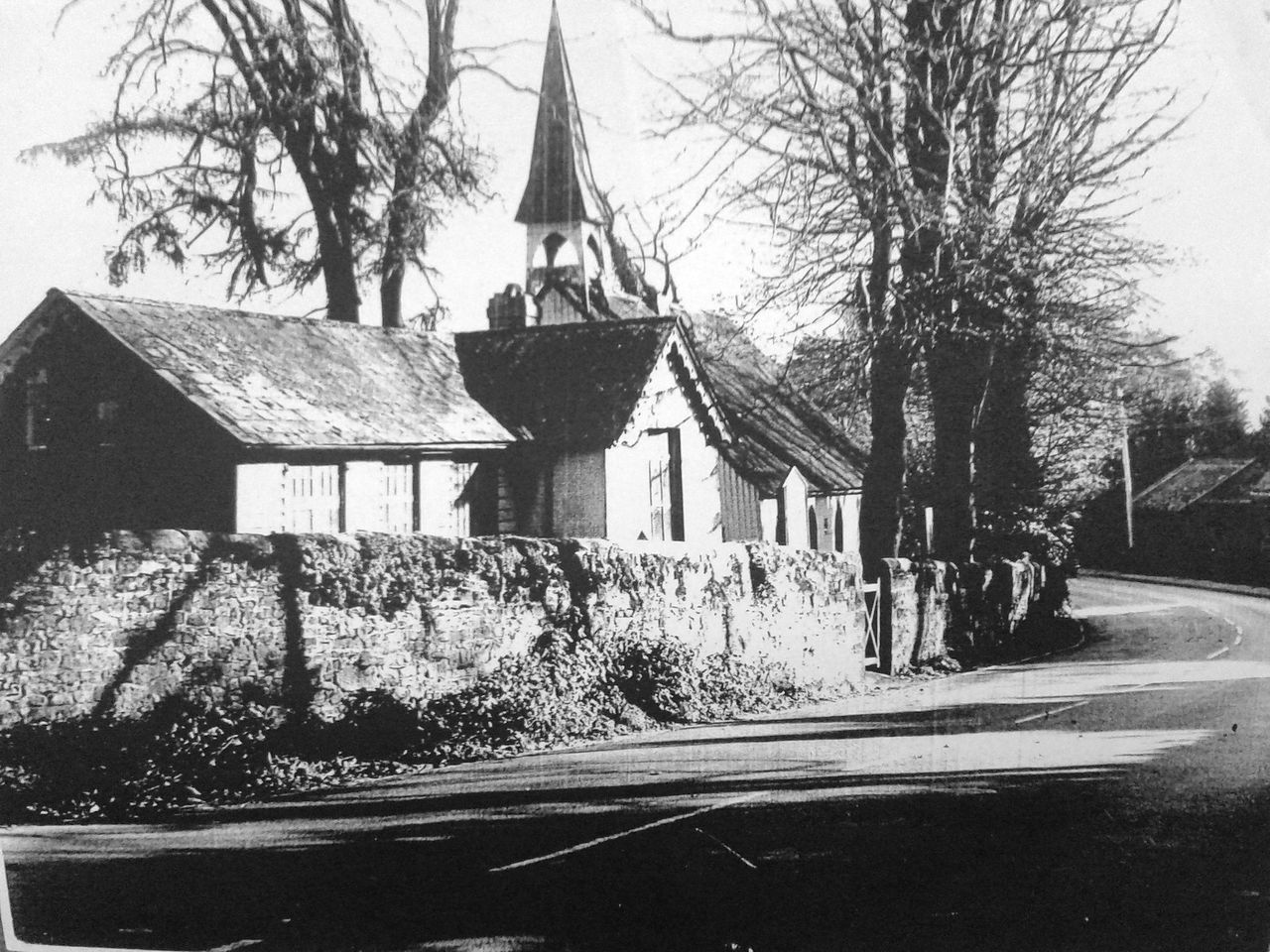 File:Baldslow-Village-hall-and-St Peters Church-c1908.jpg