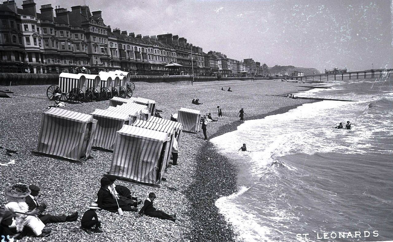 File:Beach-at-Eversfield-Place-St-Leonards-c1905..jpg