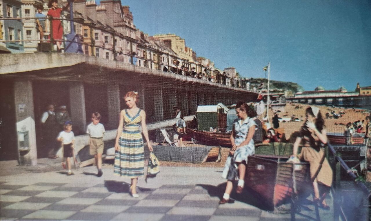 File:Bottle Alley and Pier 1964.jpg