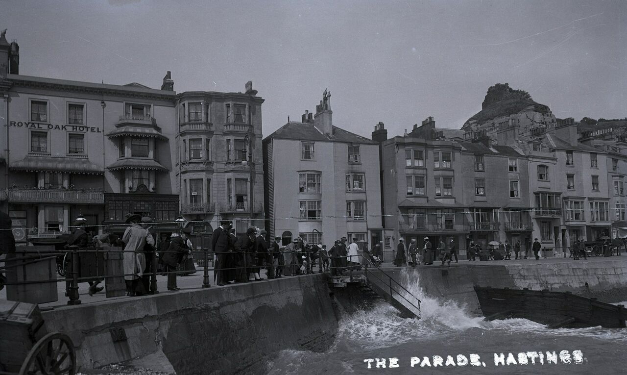File:Caroline-Place-c1905..jpg