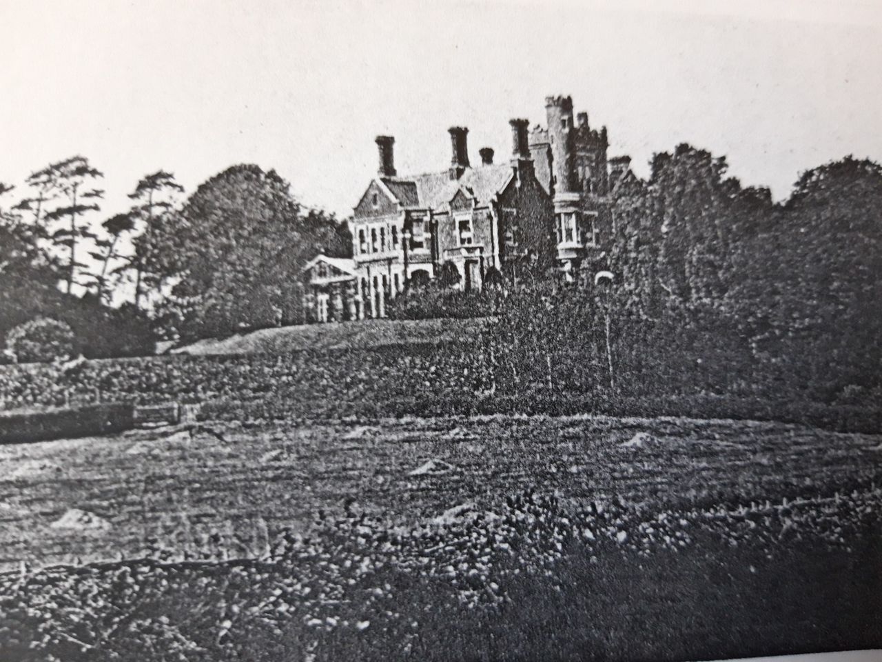 File:Castleham House from Drive .jpg