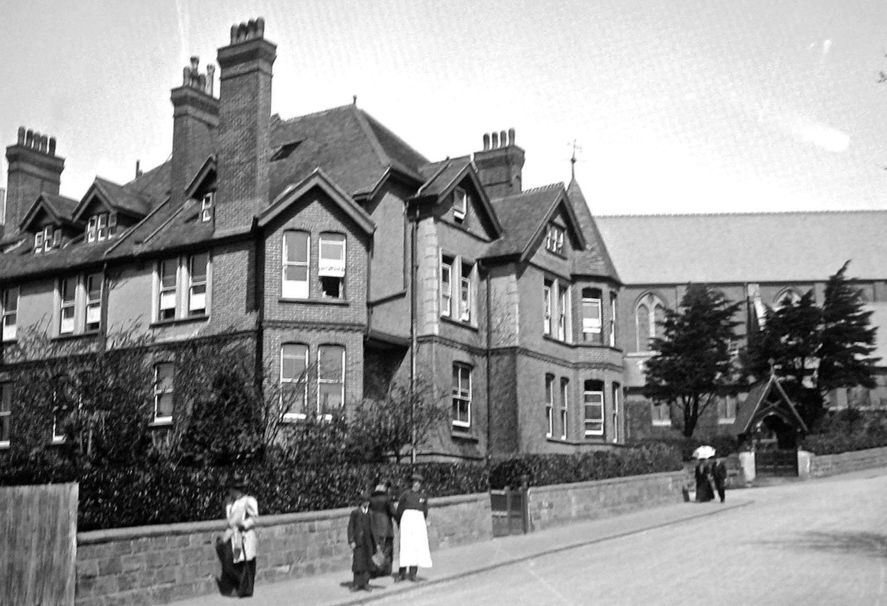 File:Chapel-Park-Road.-1910.jpg
