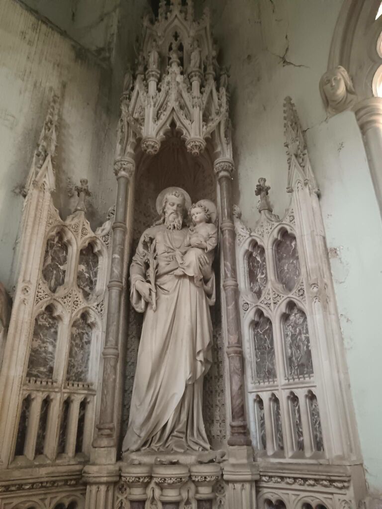 File:Convent Chapel Statue 2025.jpg