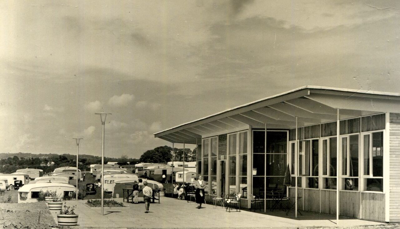 File:Coombe Haven 1960s.jpg