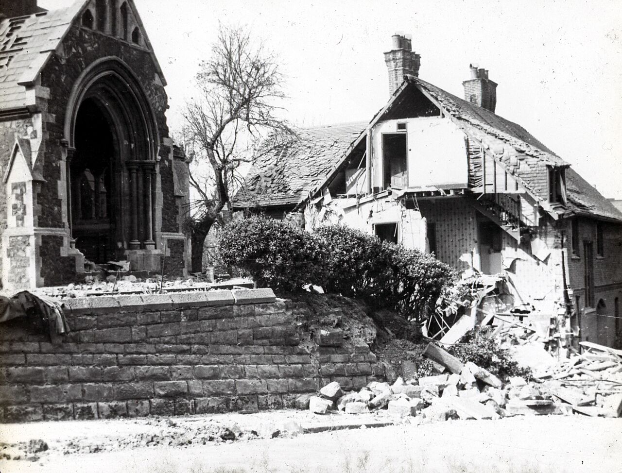 File:Emmanuel Church 1942.jpg