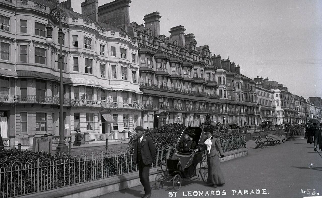 File:Eversfield-Place-St-Leonards-c1905..jpg