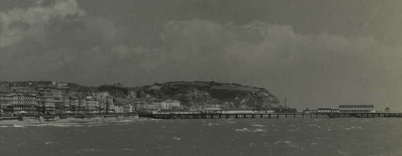 File:Eversfield Place-Hastings Pier c1930.png