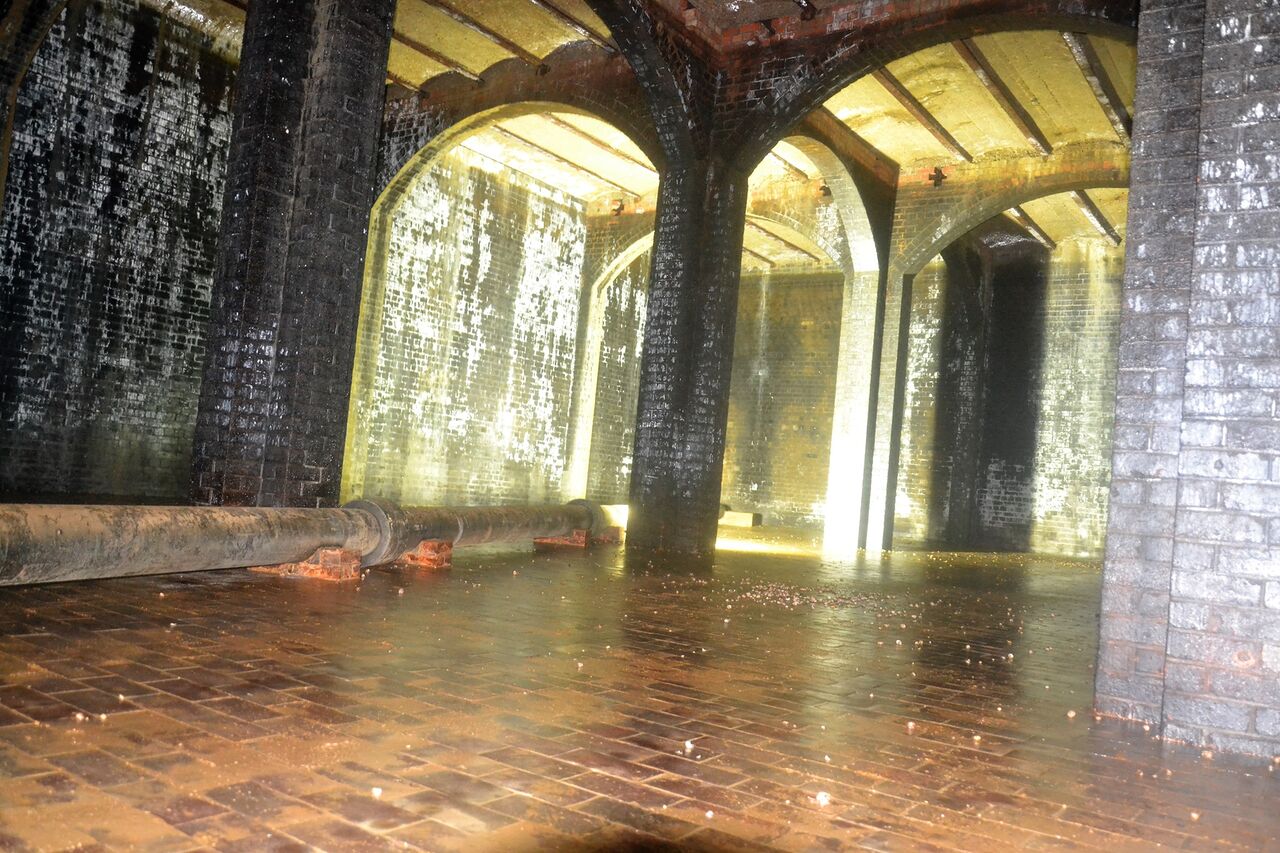 File:Example of Victorian brick built reservoir 03.jpg