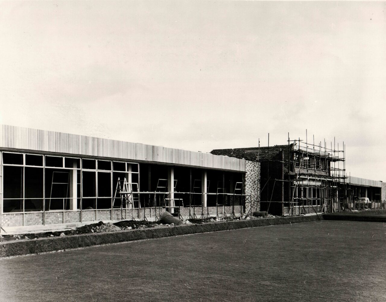 File:Ext. View of Falaise Rd. Bowls Pavilion under construction 1963.JPG