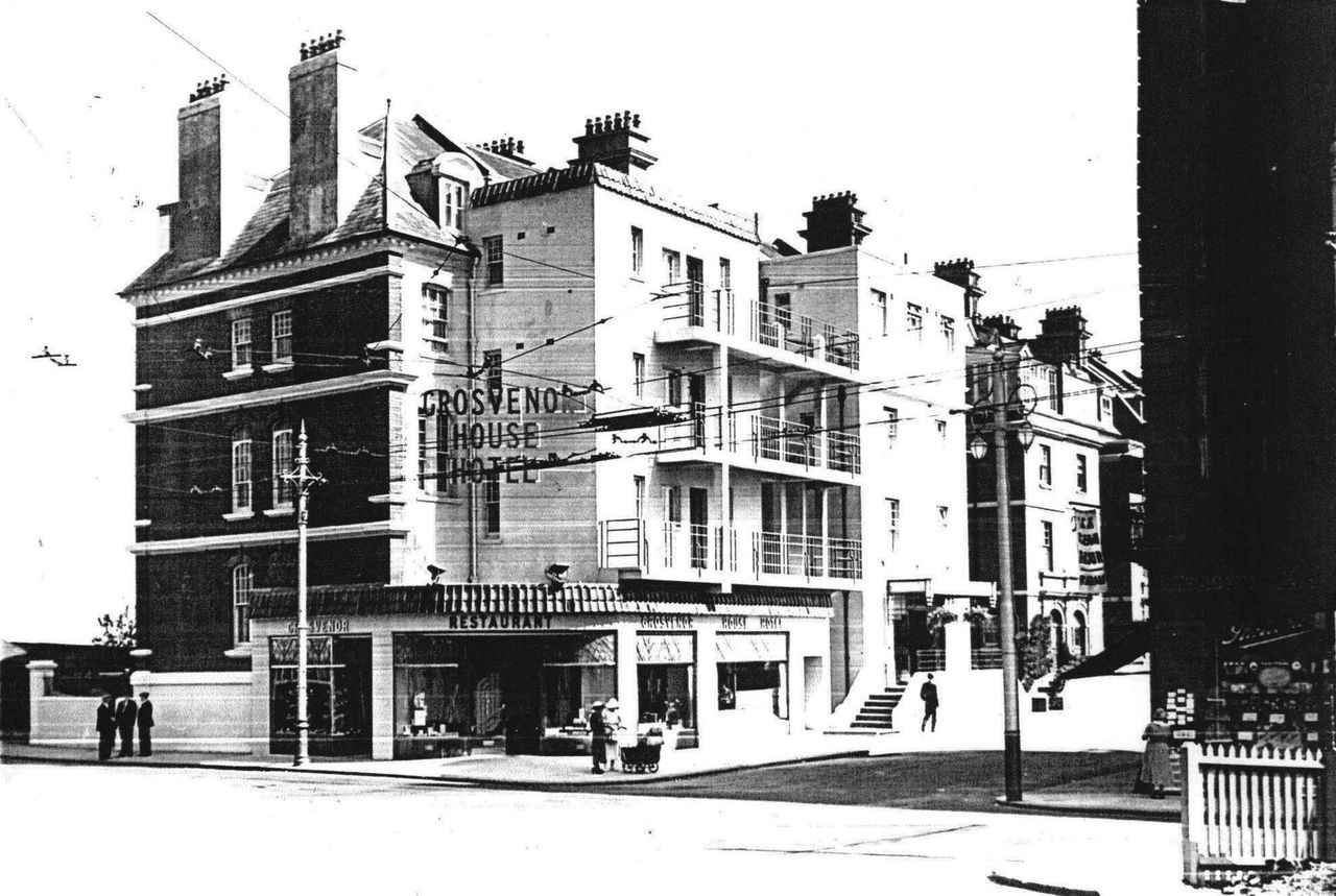 File:Grosvenor-House-Hotel-Grosvenor-Gardens.-1925..jpg