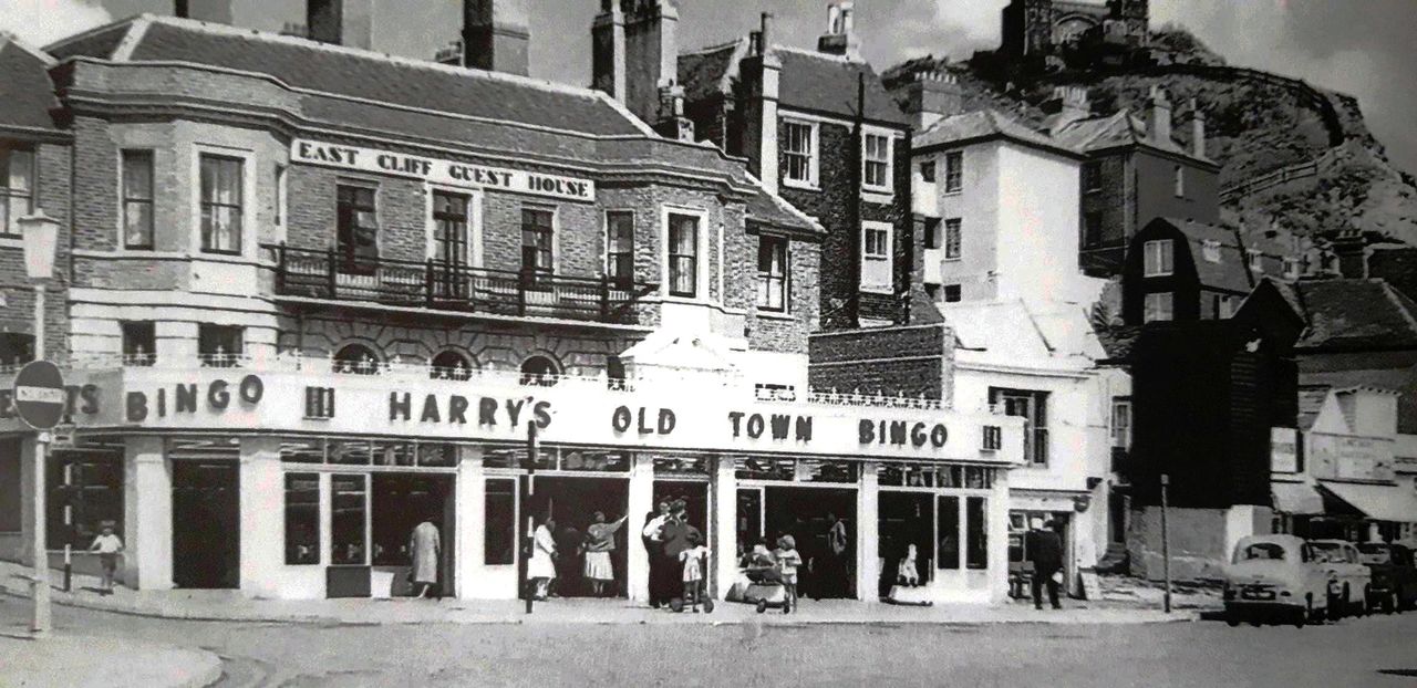 File:Harrys-Old-Town-Bingo-near-Winkle-Island.-1976..jpg