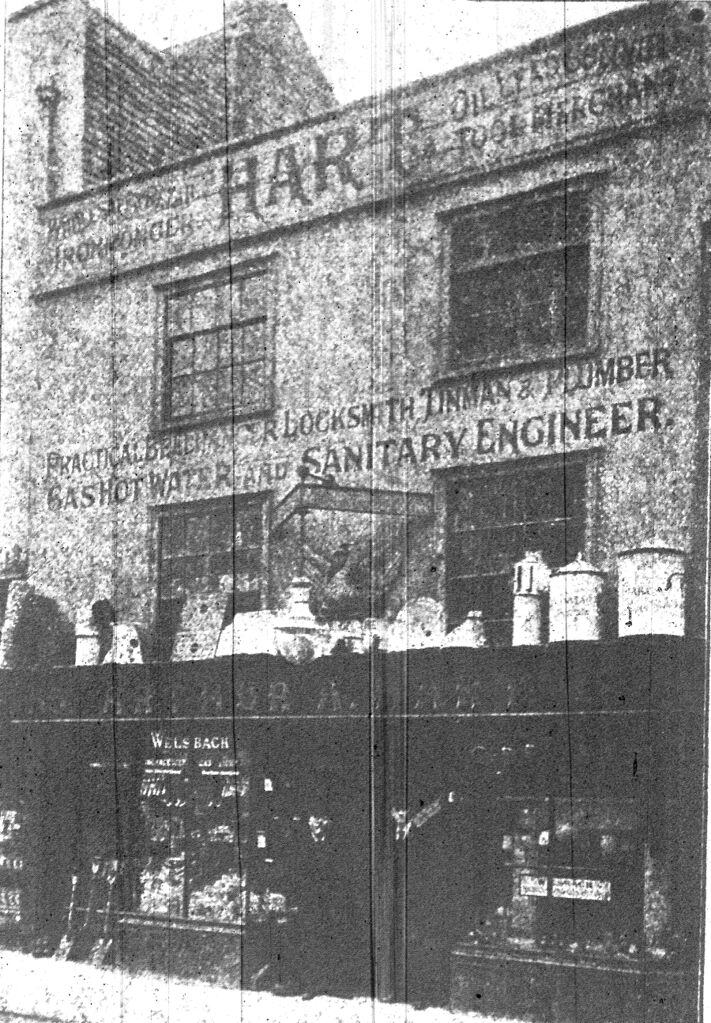 File:Hart 55 High Street in about 1901.jpg