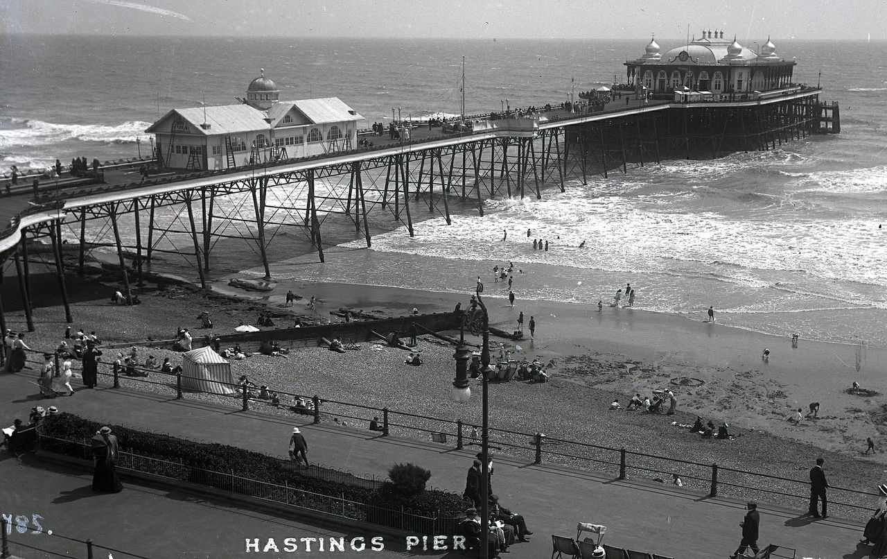 File:Hastings-Pier-c1905.jpg