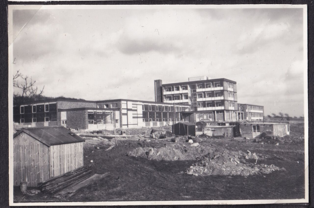 File:Hastings Grammar School Parkstone Road construction 2.jpg