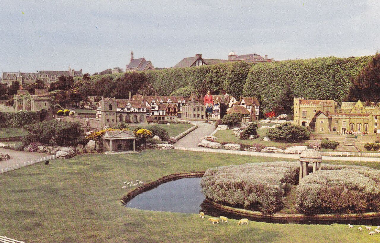 File:Hastings Model Village. - 5497978414.jpg