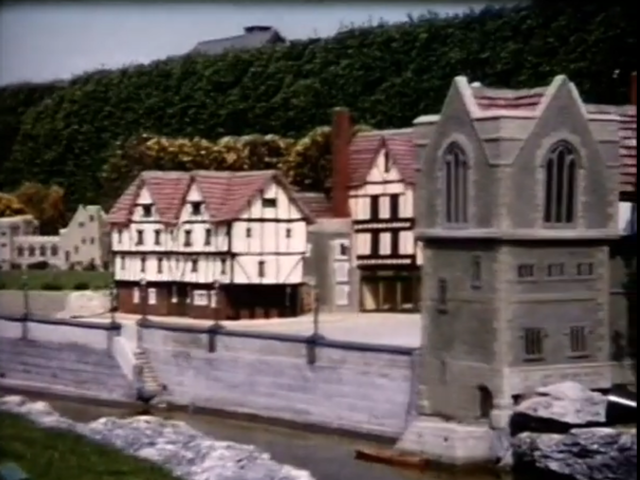 File:Hastings Model Village 1950s 10.png