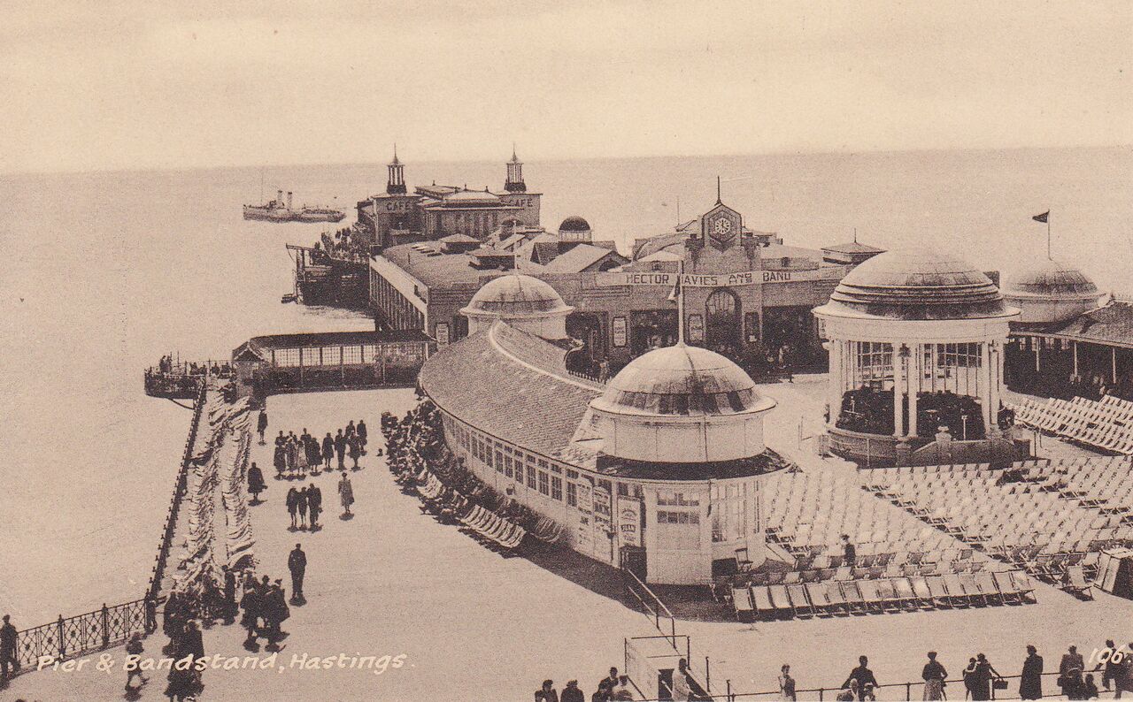 File:Hastings Pier (Pratt Postcard).jpg