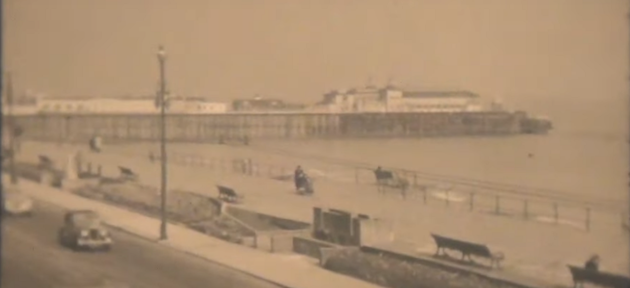 File:Hastings Pier 1949.png
