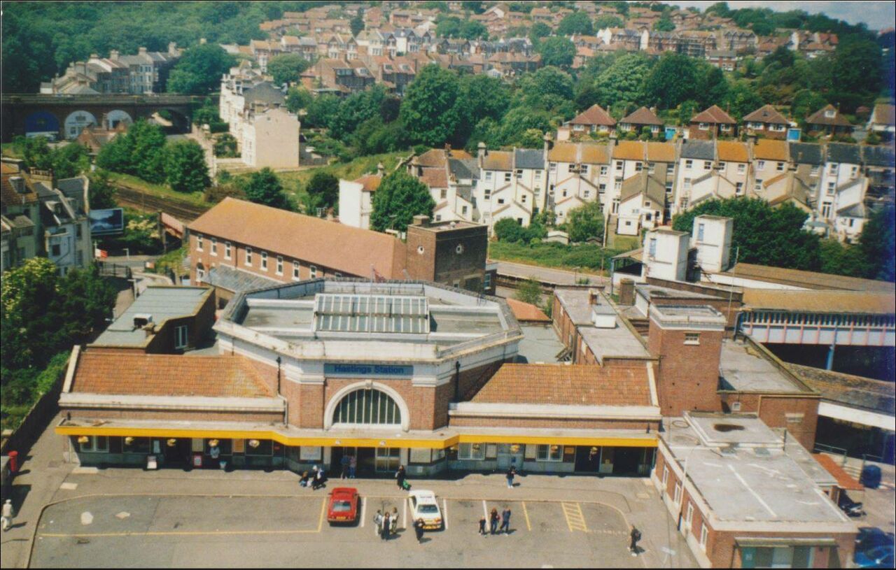 File:Hastings Railway Station 1974.jpg