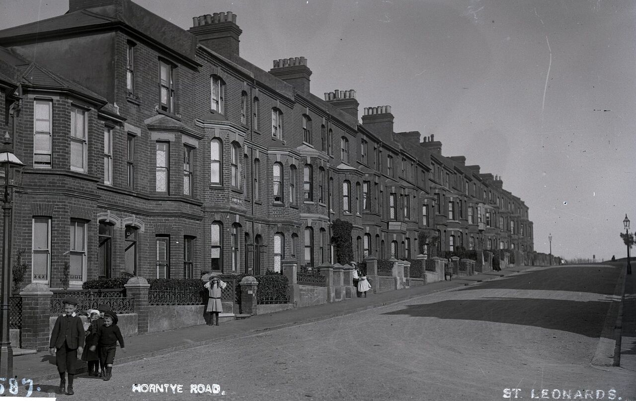 File:Horntye-Road-1905.jpg
