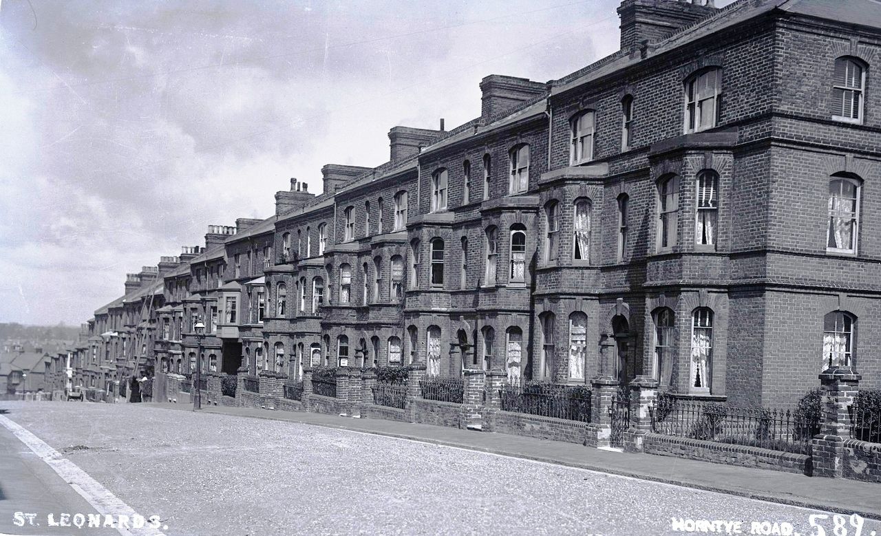 File:Horntye-Road-c1905-a.jpg