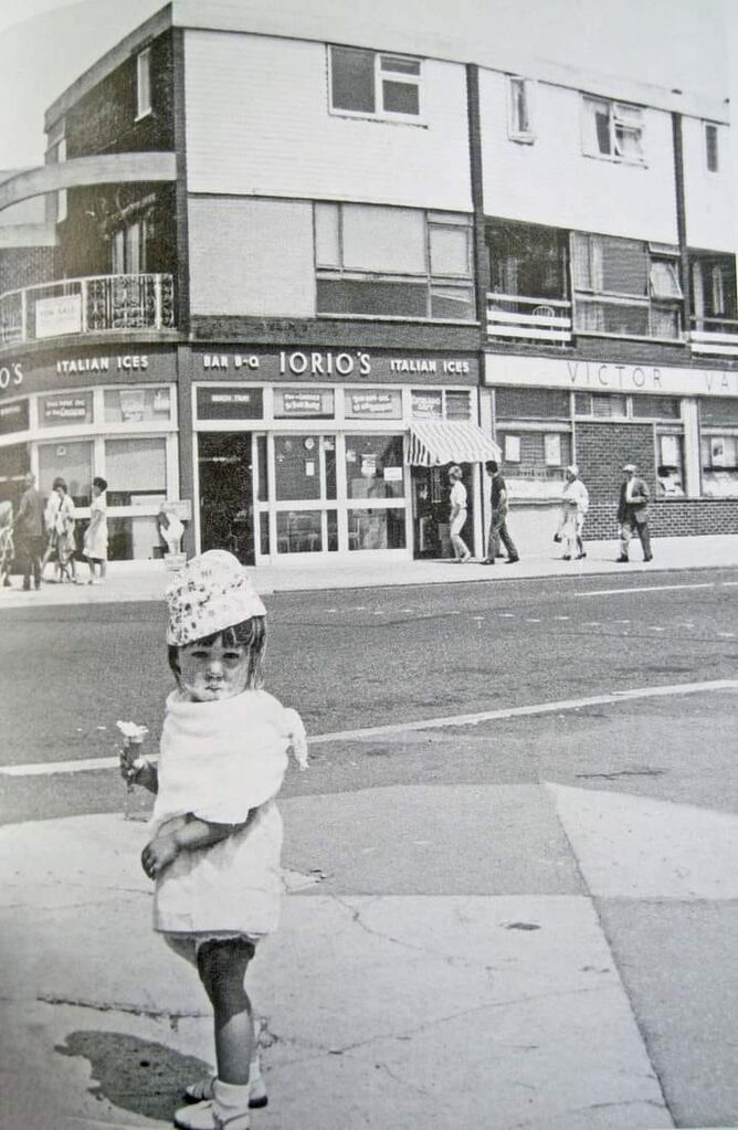 File:Iorios, Caroline Place 1963.jpg
