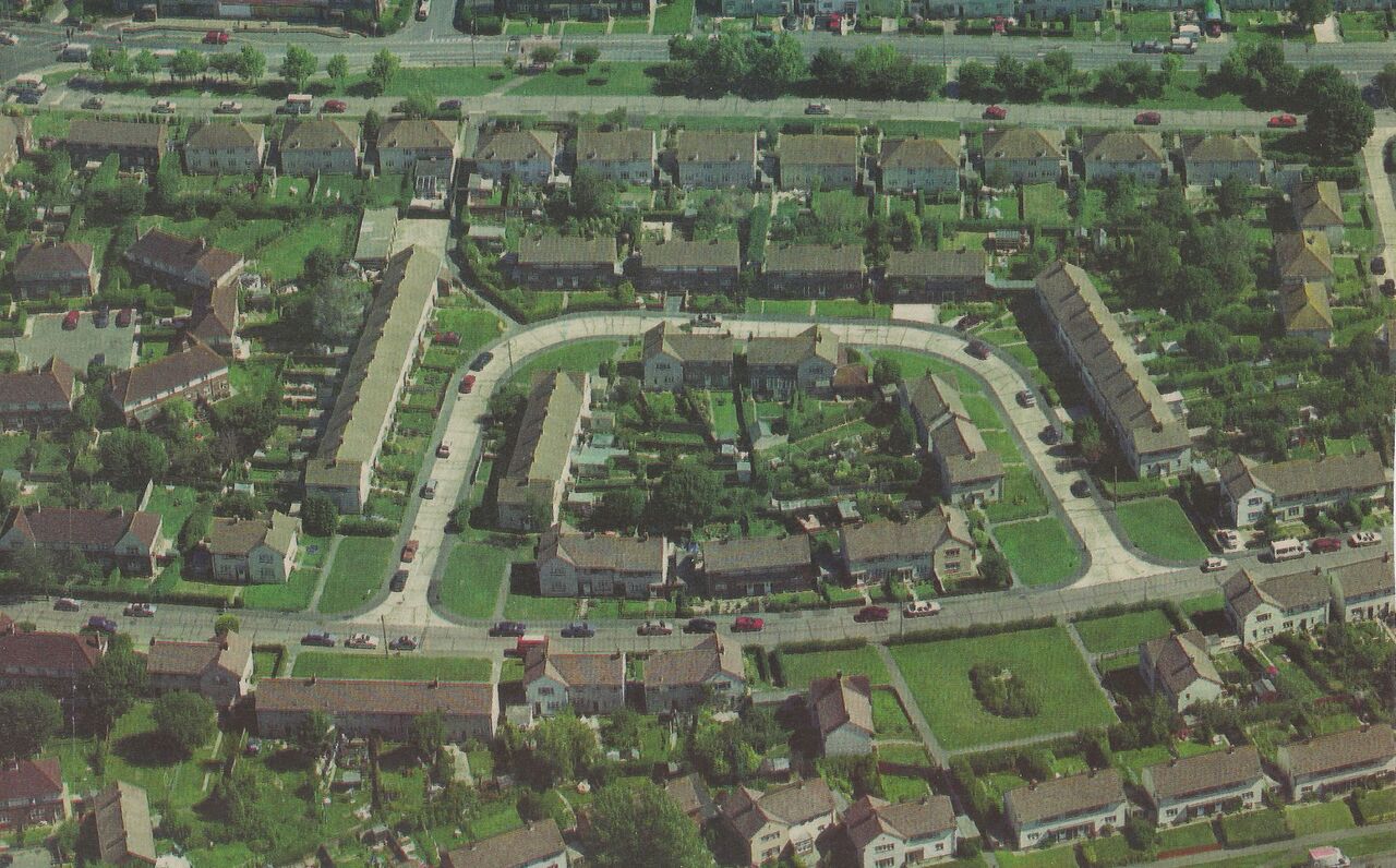 File:Jameson Crescent 2001.jpg