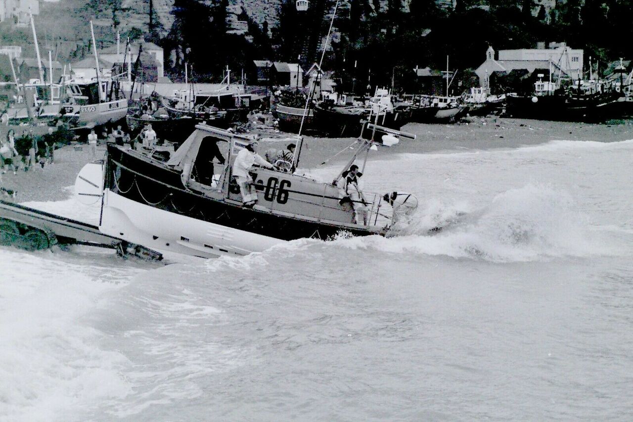 File:Lifeboat Fairlight Last Launch 1989.jpg