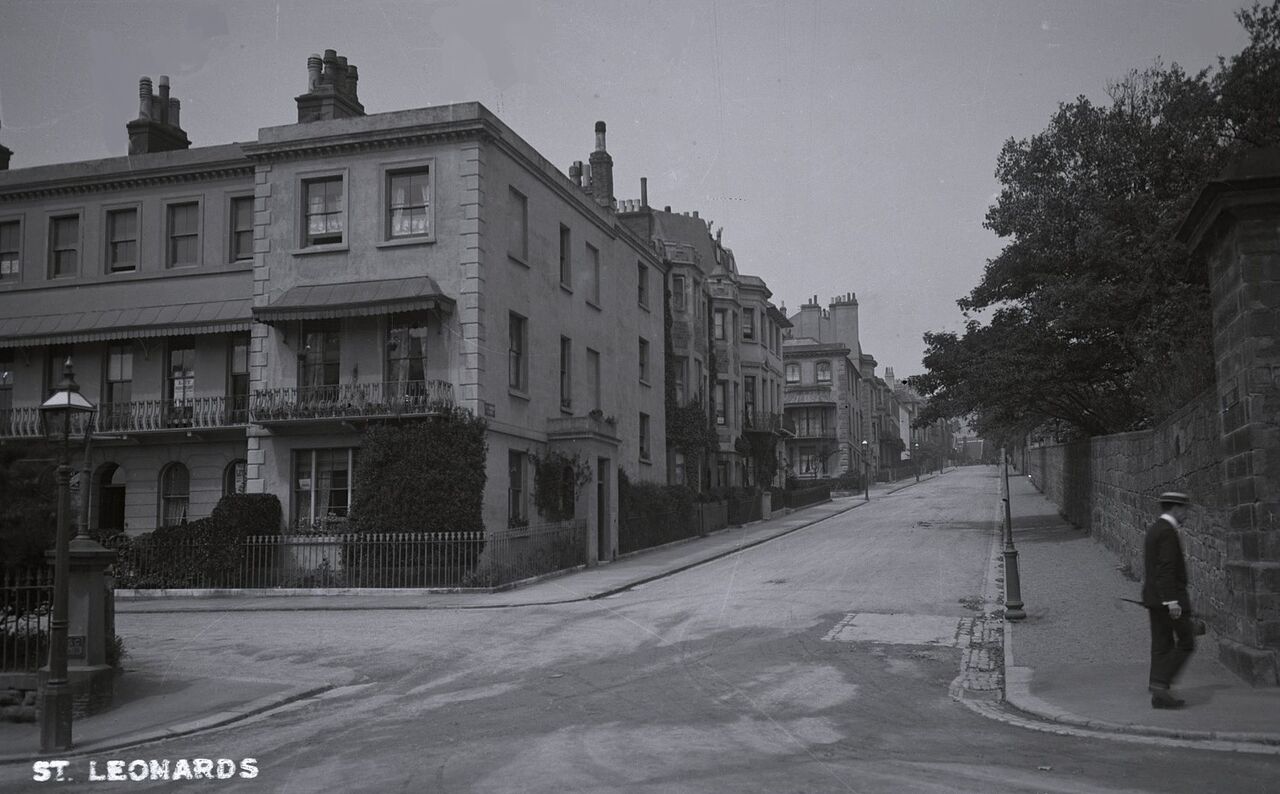 File:Magdalen-Road-and-St.-Margarets-Terrace-St.-Leonards.-1905..jpg
