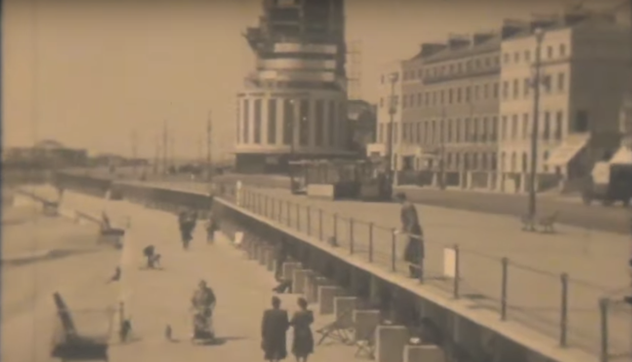 File:Marine Court & parade 1949.png