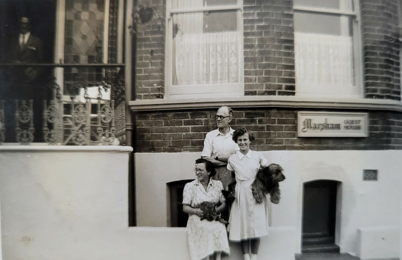 File:Marsham Guest House c1955.jpg