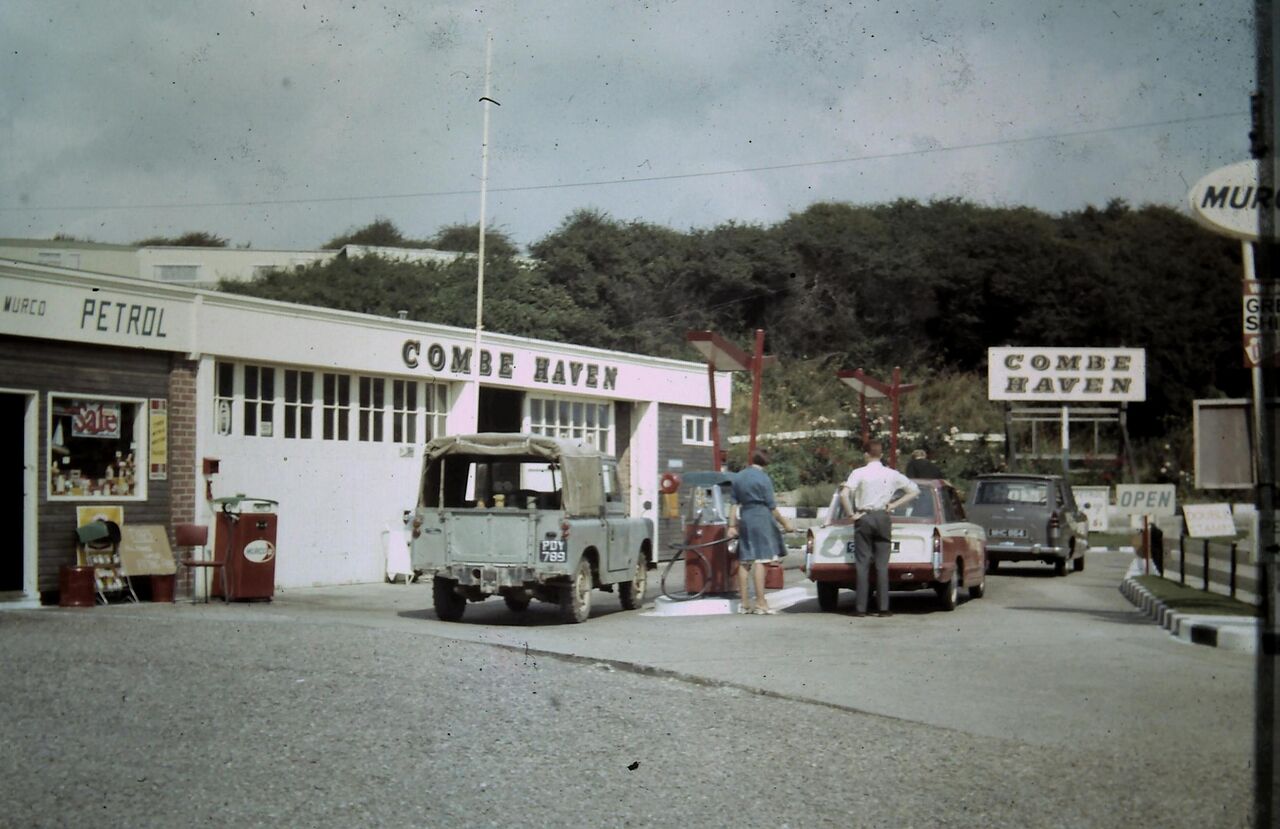 File:Murco Filling Station Bexhill Road 1966 (Keith Harris).jpg