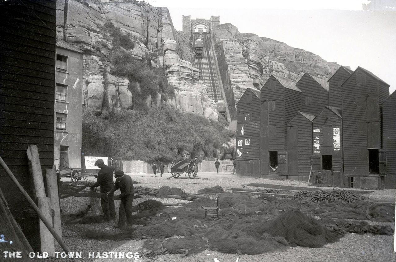 File:Net-mending-1916.jpg