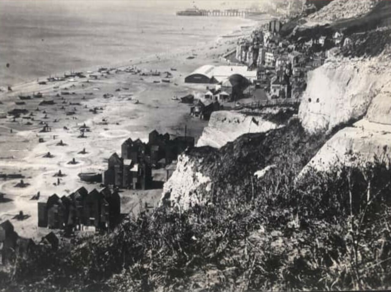 File:Old Town 1930s.jpg