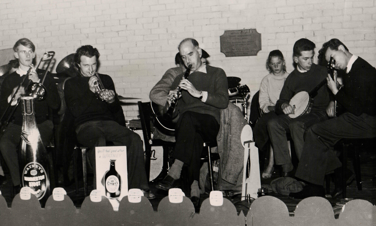File:Old Town Stompies at Railway Club 1957.png