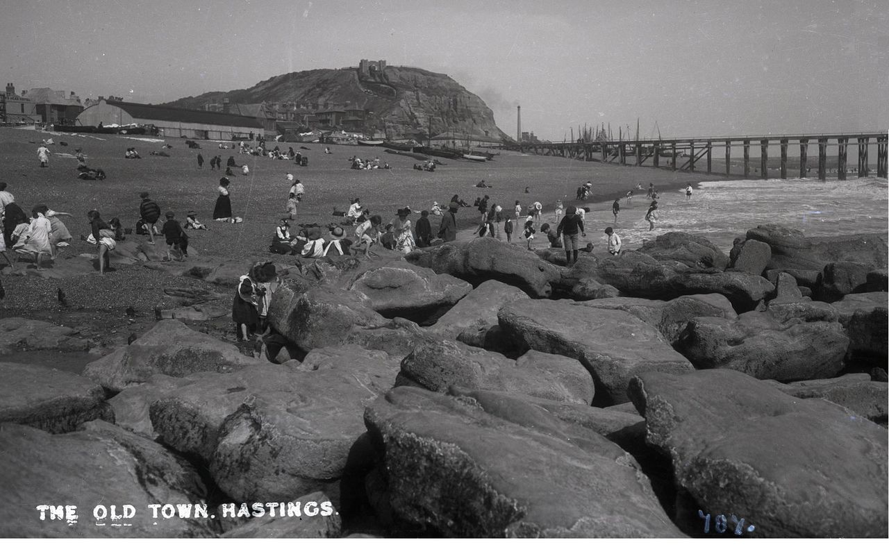 File:On-the-rocks-at-the-old-town.-c1905..jpg