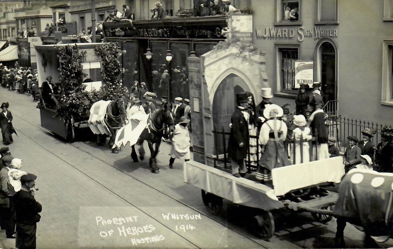 File:Pageant-of-heroes-Whitson.-1914..jpg