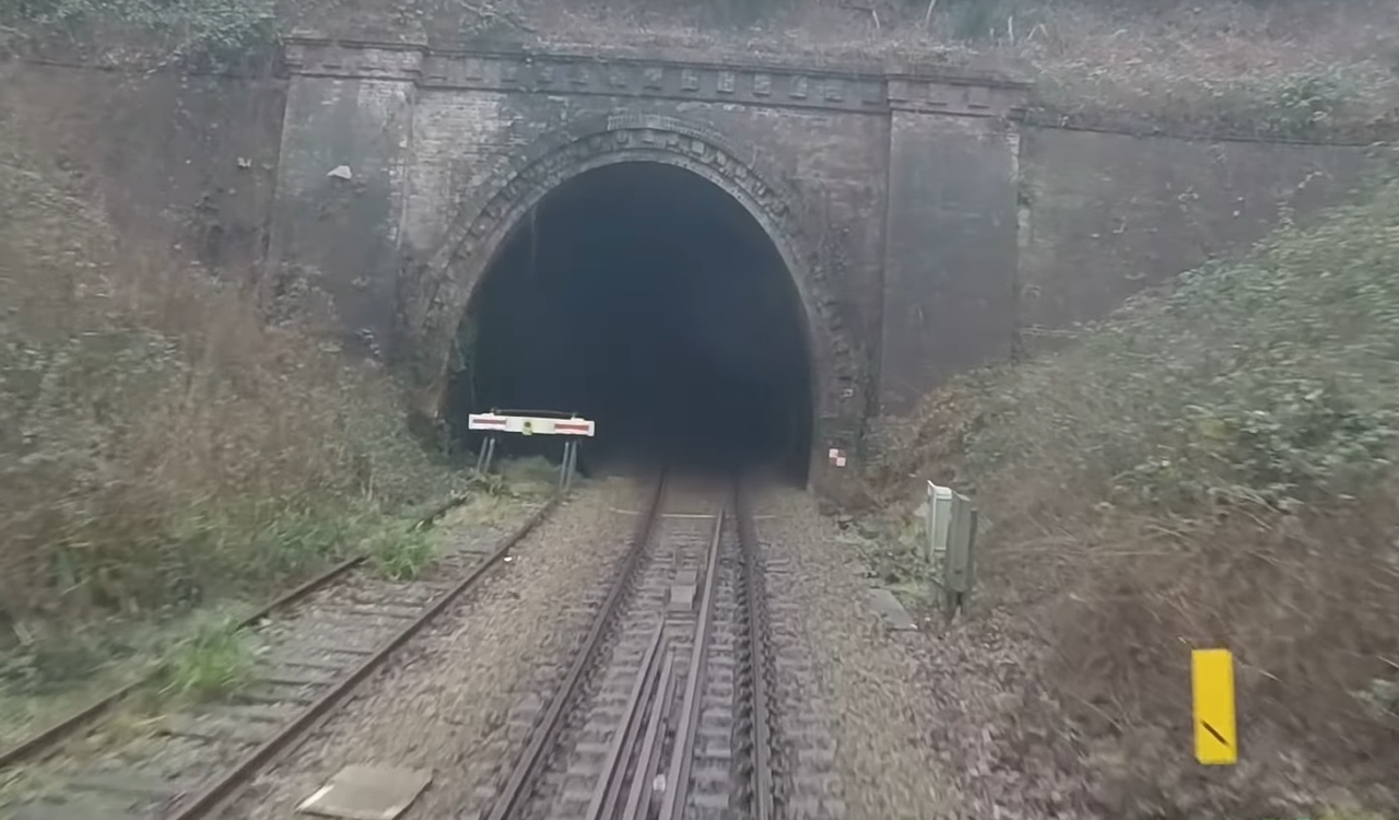 File:Portal to Ore Tunnel 2016.png