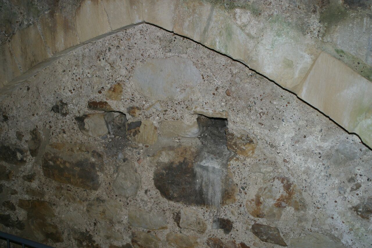 File:Relieving Arch at Old St Helens Church.jpg