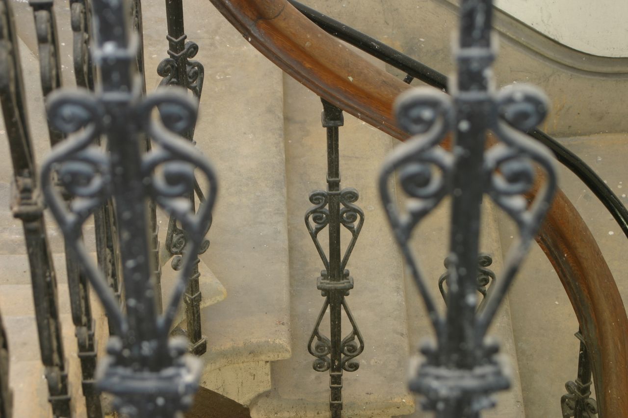 File:RobertsonStreetURCRearStairs.jpg
