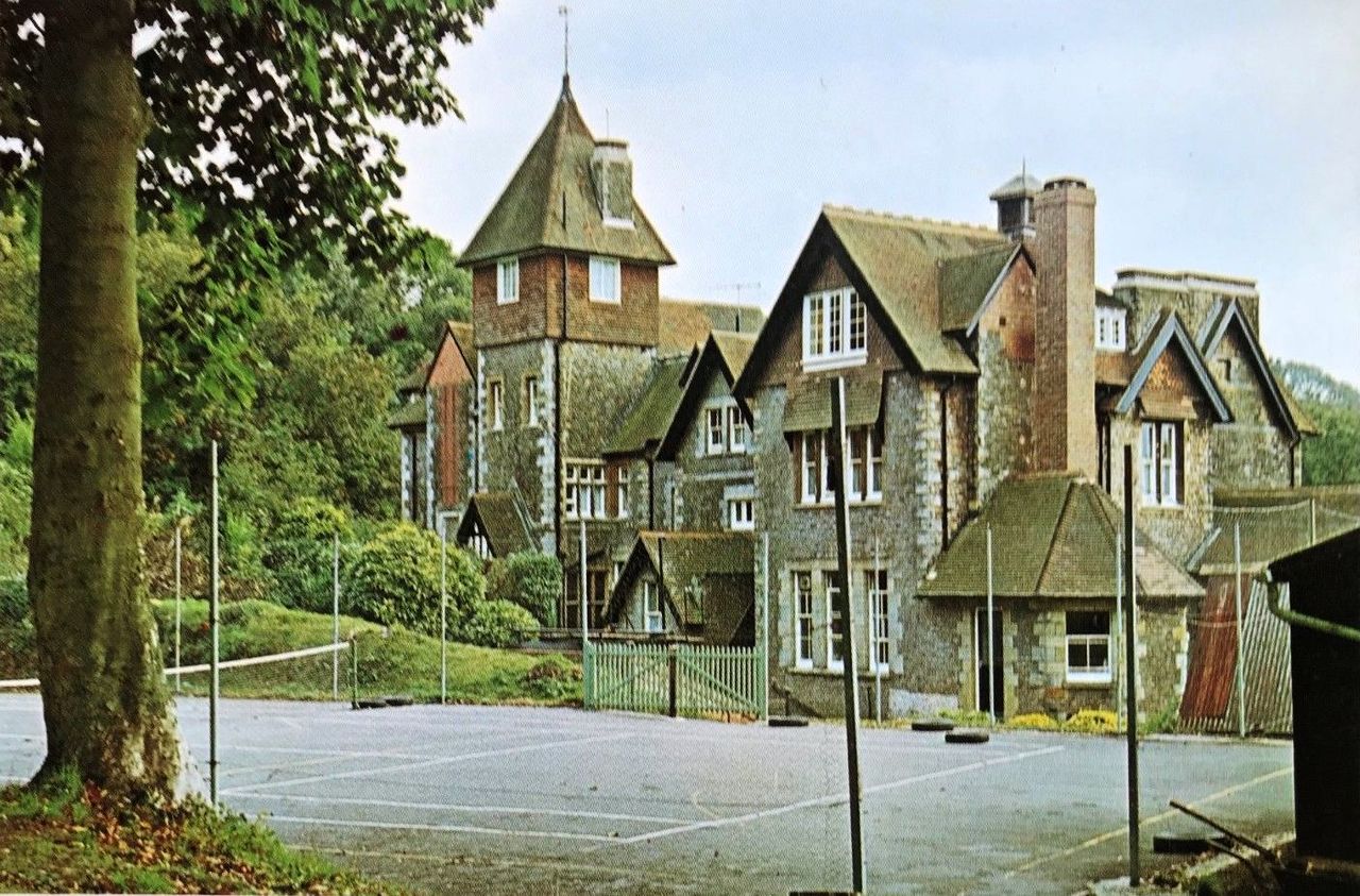 File:Sandrock-Hall-Tennis-Courts.-1960..jpg