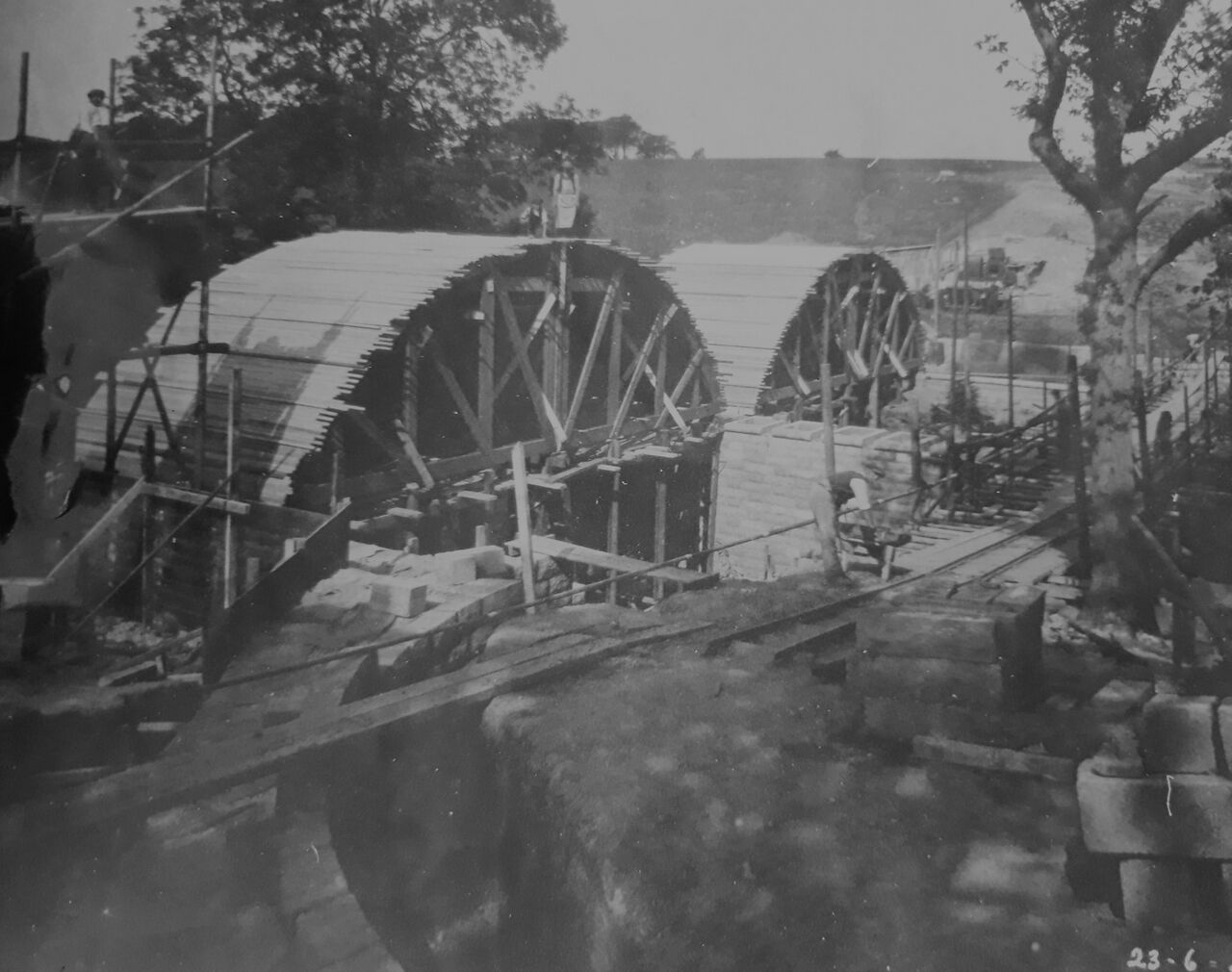 File:St Helens Road Bridge Construction 1920.jpg