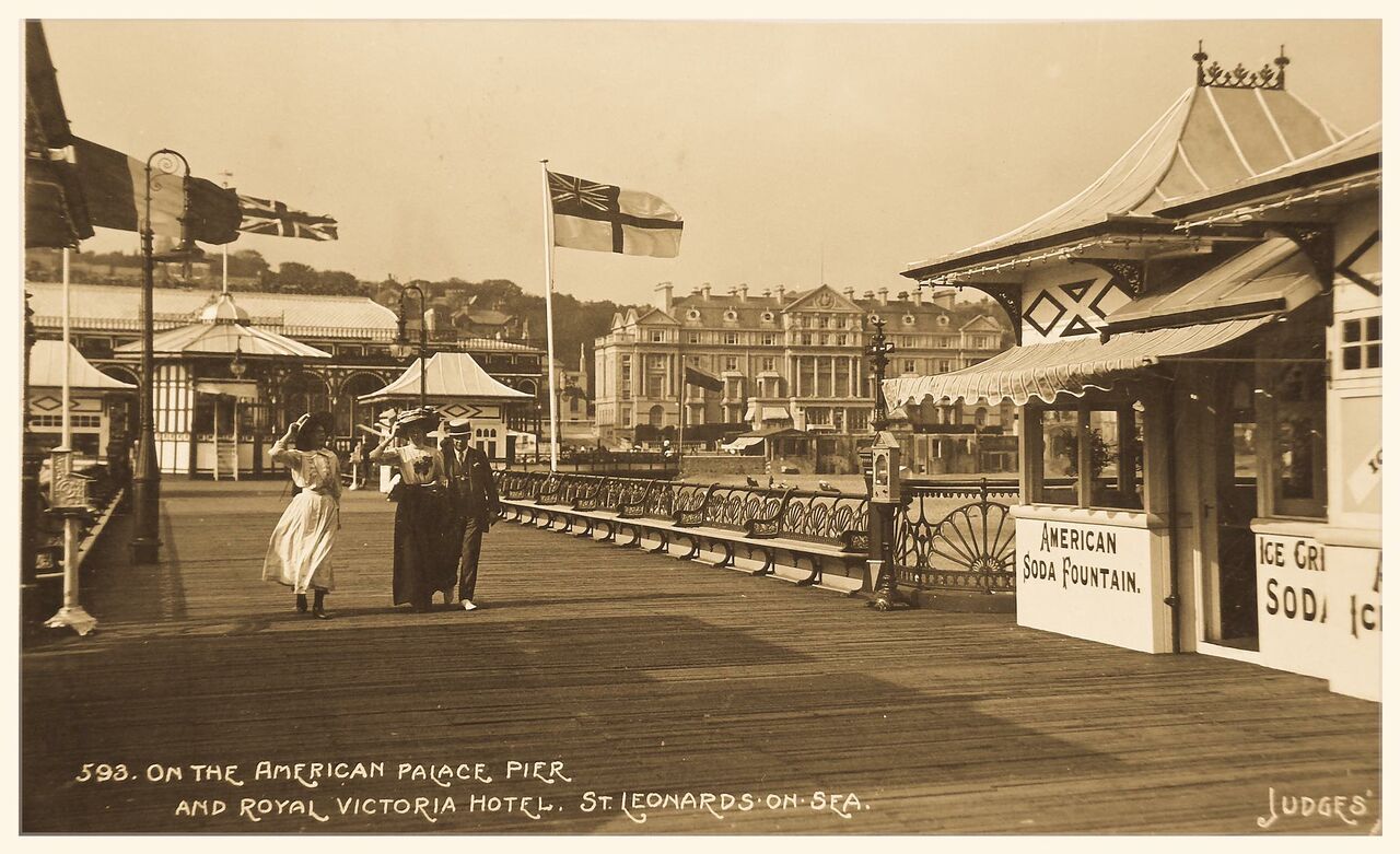 File:St Leonards Pier 1910.jpg