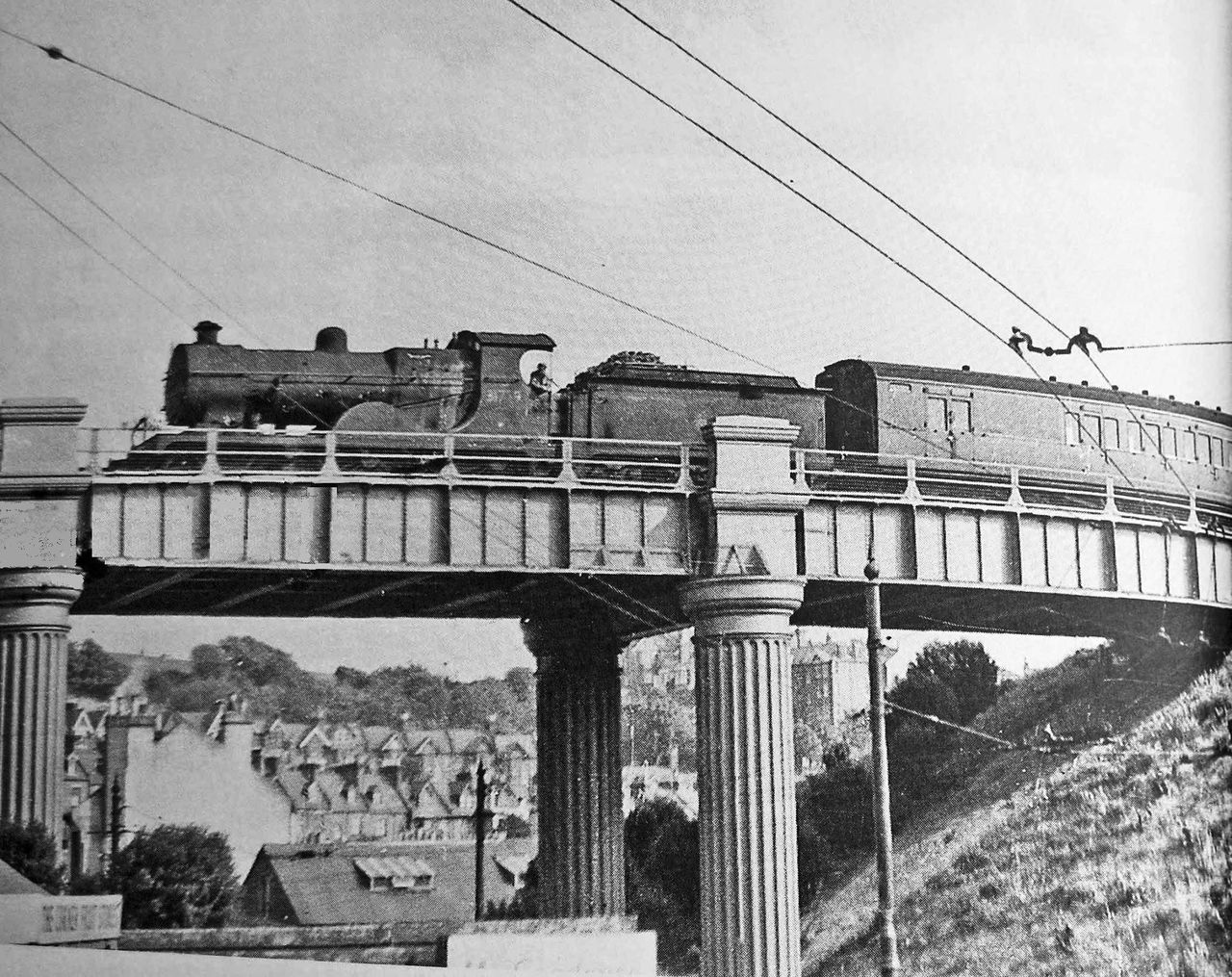 File:Steam-train-crossing-Queens-Road-Bridge.-1957..jpg