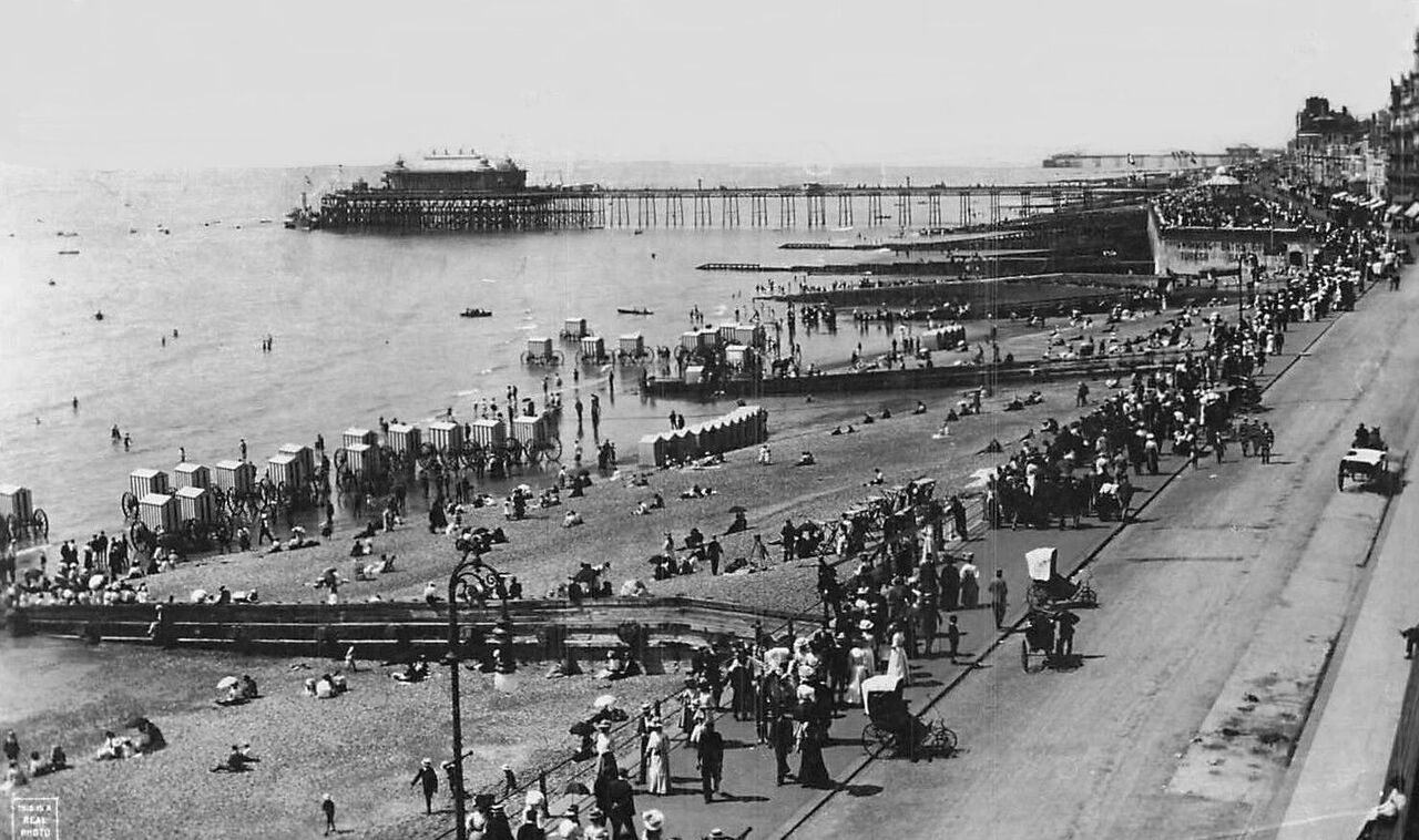 File:Taken-from-the-Queens-Hotel-in-1917.jpg