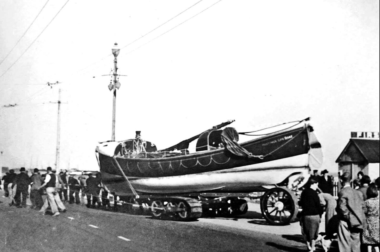 File:The-Cyril-Lilian-Bishop-c1954.jpg